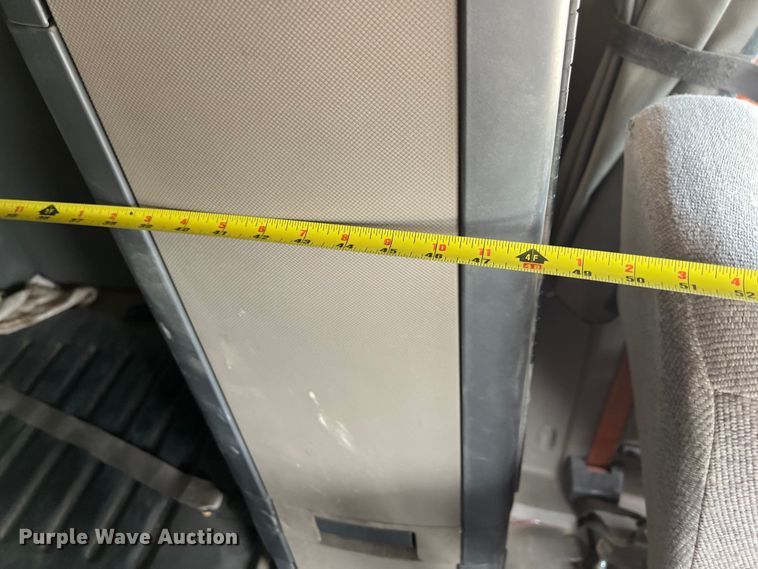 image for item DS3075 2010 Freightliner  Cascadia  semi truck