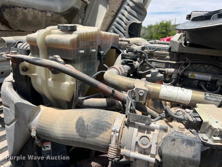 image for item DS3075 2010 Freightliner  Cascadia  semi truck