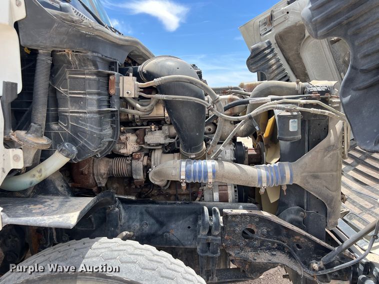 image for item DS3075 2010 Freightliner  Cascadia  semi truck