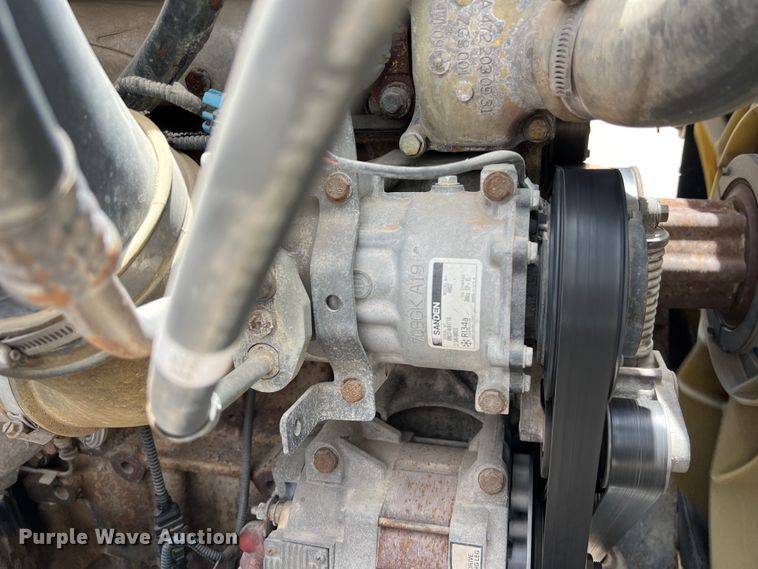 image for item DS3075 2010 Freightliner  Cascadia  semi truck