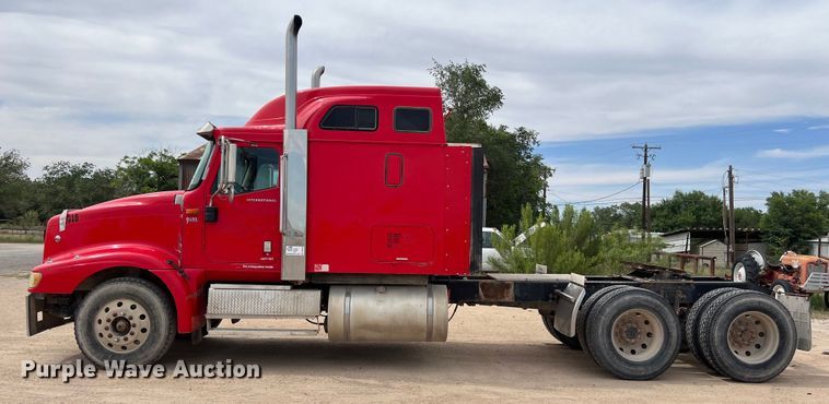 image for item DS3076 2007 International  9400i semi truck