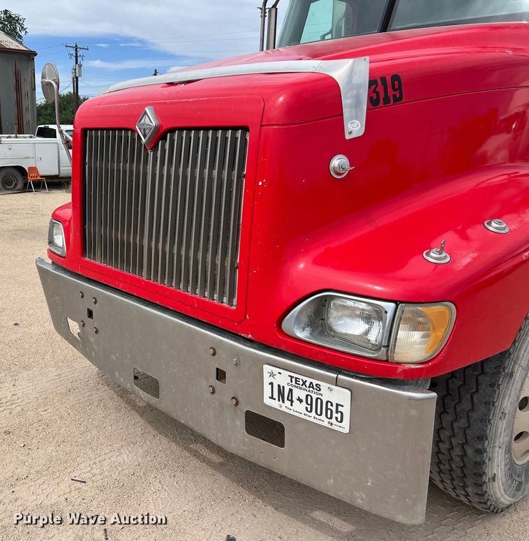 image for item DS3076 2007 International  9400i semi truck