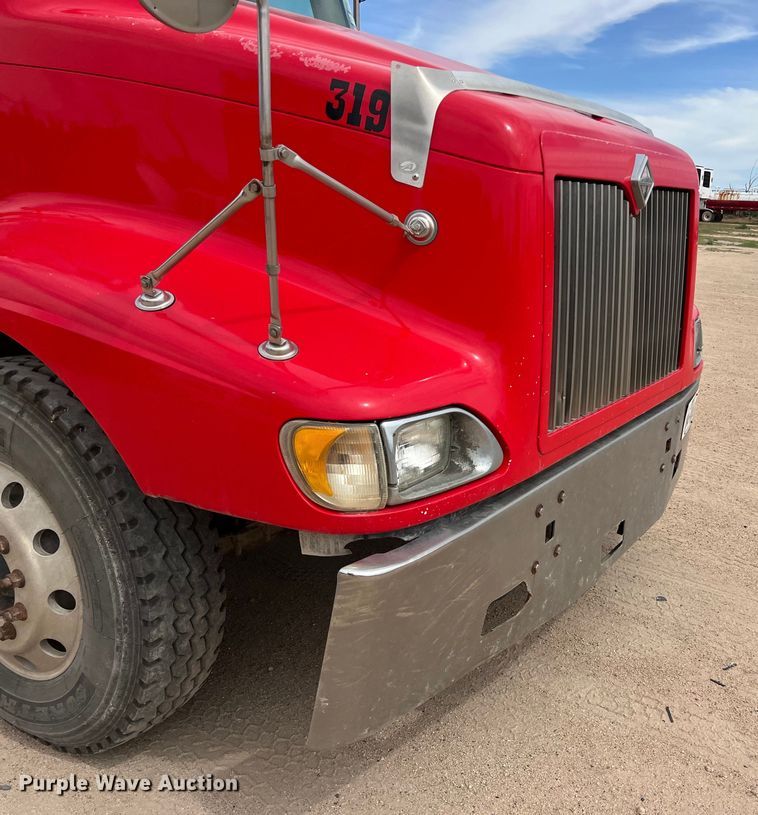 image for item DS3076 2007 International  9400i semi truck