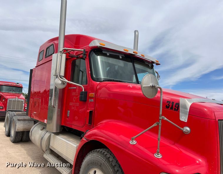 image for item DS3076 2007 International  9400i semi truck