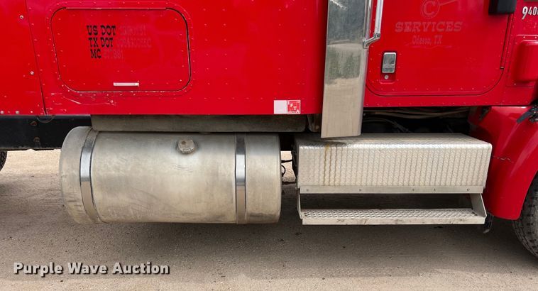 image for item DS3076 2007 International  9400i semi truck