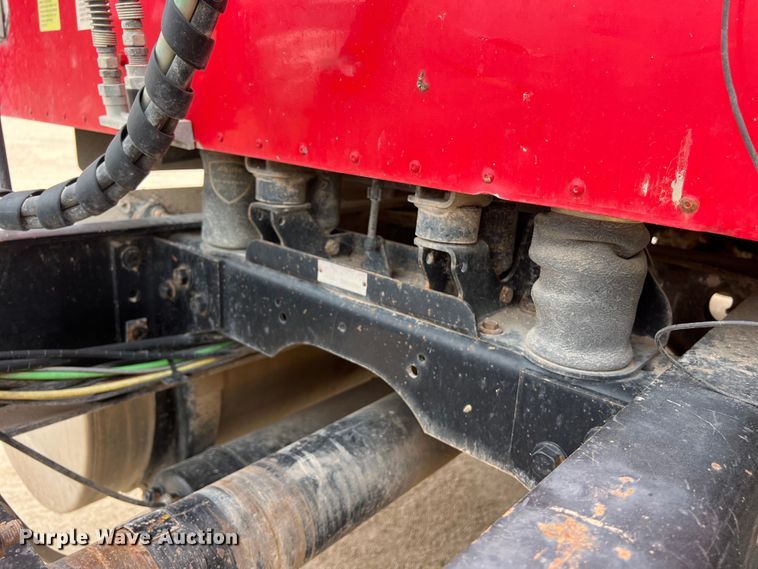 image for item DS3076 2007 International  9400i semi truck