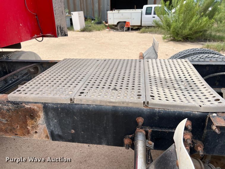 image for item DS3076 2007 International  9400i semi truck