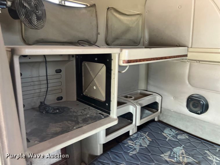 image for item DS3076 2007 International  9400i semi truck