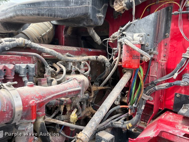 image for item DS3076 2007 International  9400i semi truck