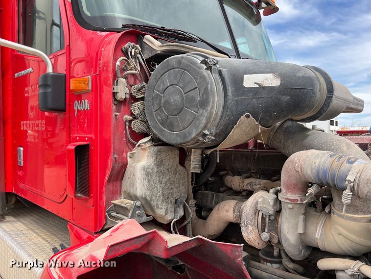 image for item DS3076 2007 International  9400i semi truck