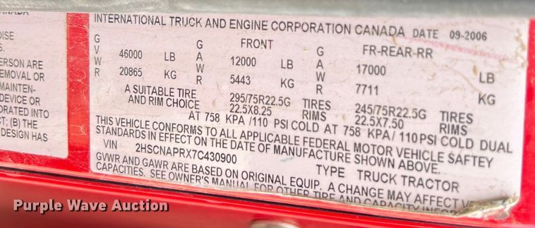 image for item DS3076 2007 International  9400i semi truck