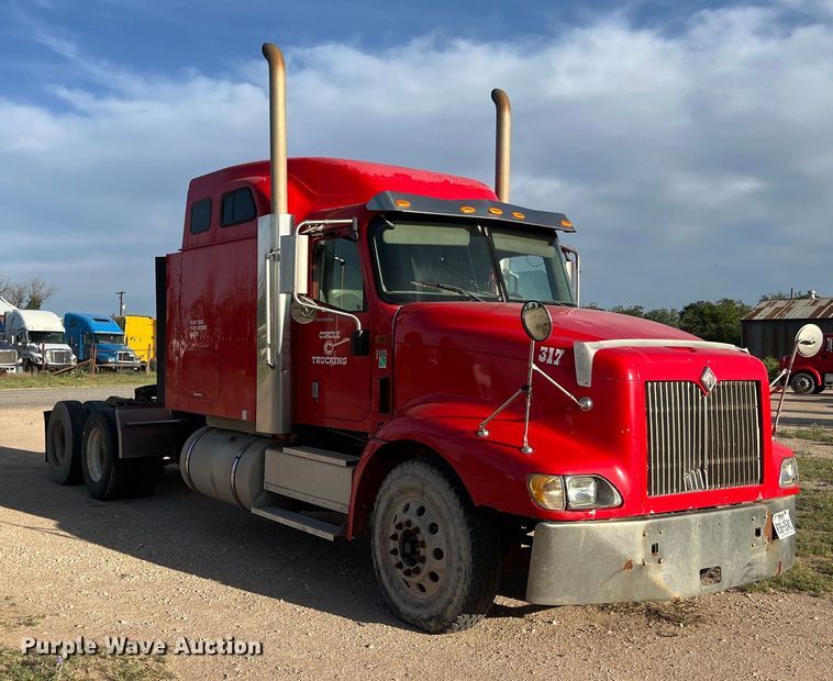 image for item DS3078 2007 International  9400i semi truck