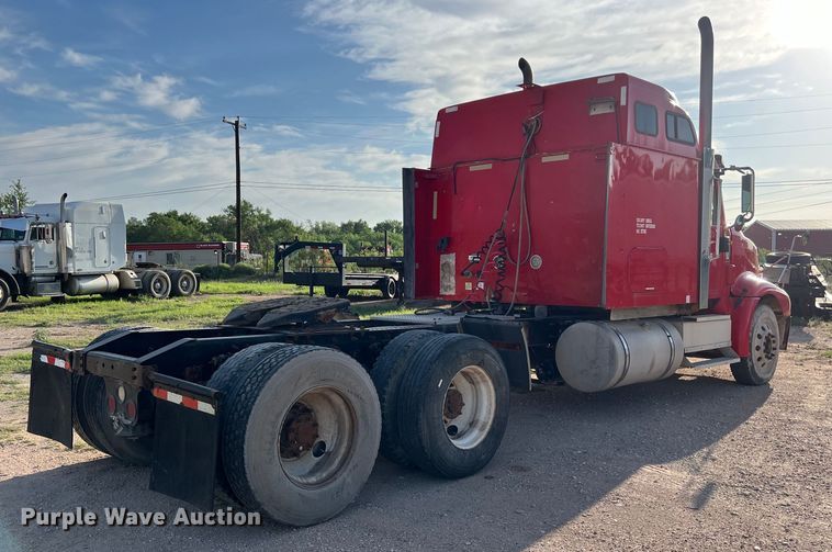 image for item DS3078 2007 International  9400i semi truck