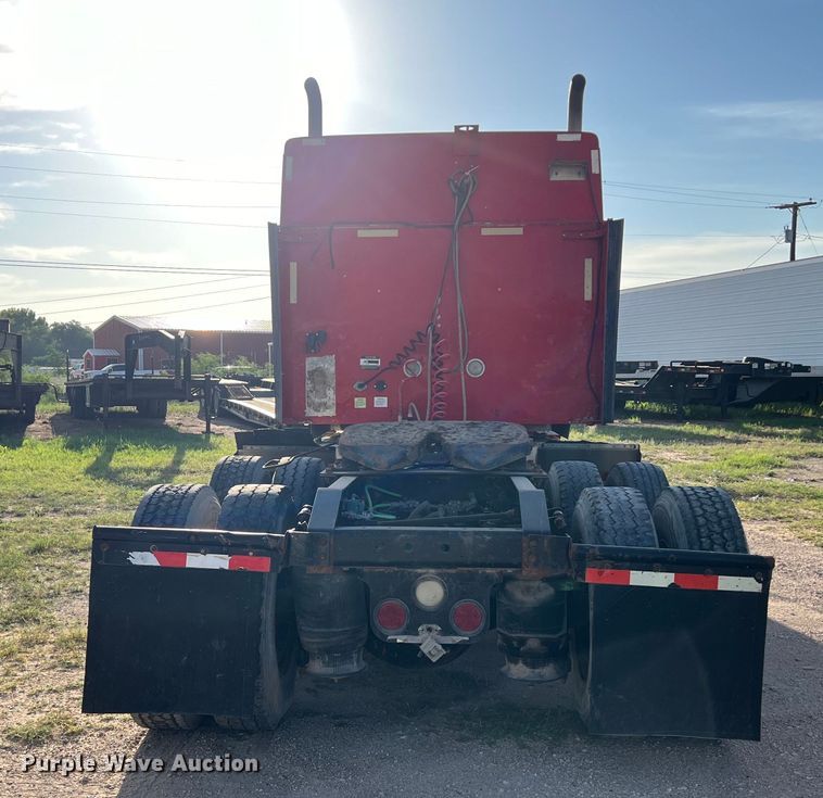 image for item DS3078 2007 International  9400i semi truck