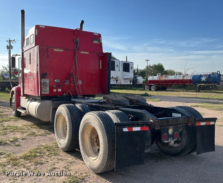 image for item DS3078 2007 International  9400i semi truck