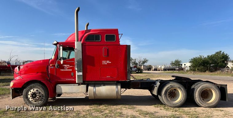 image for item DS3078 2007 International  9400i semi truck