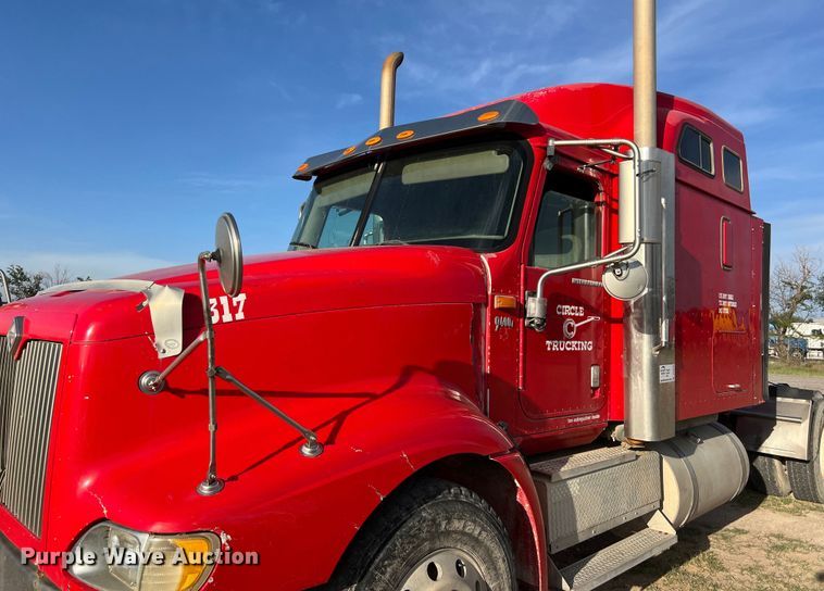 image for item DS3078 2007 International  9400i semi truck