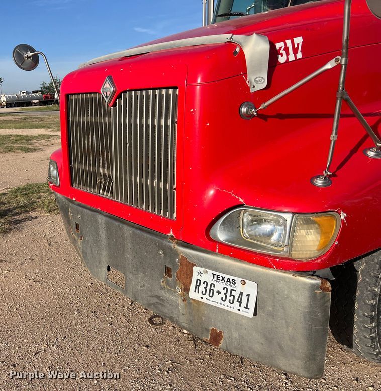 image for item DS3078 2007 International  9400i semi truck