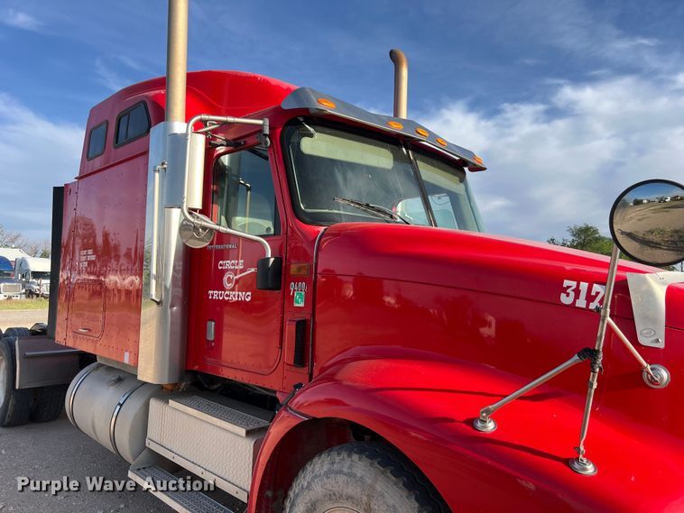 image for item DS3078 2007 International  9400i semi truck