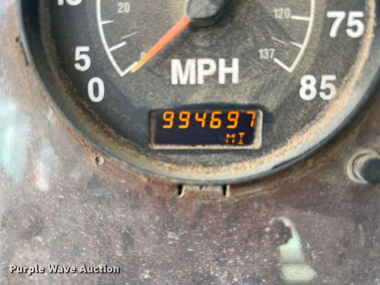 image for item DS3078 2007 International  9400i semi truck