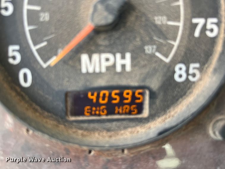 image for item DS3078 2007 International  9400i semi truck