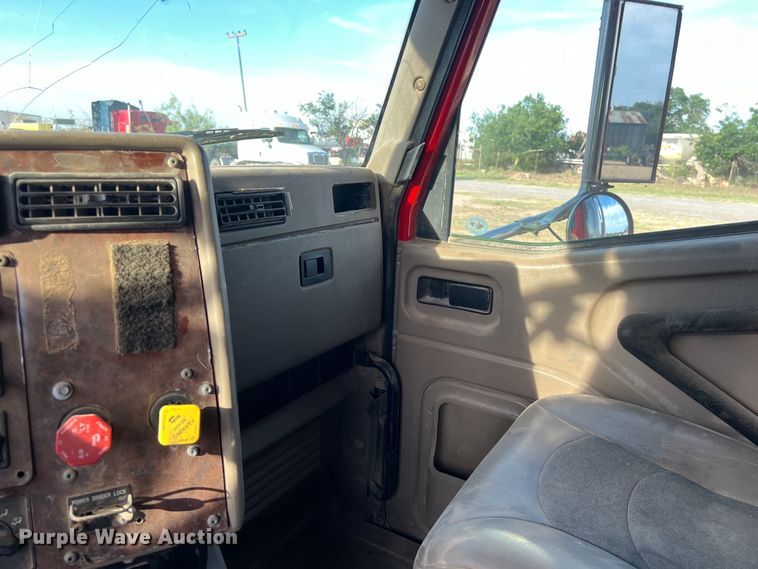 image for item DS3078 2007 International  9400i semi truck