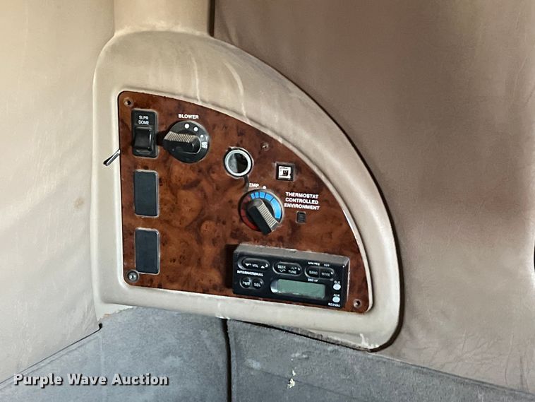 image for item DS3078 2007 International  9400i semi truck