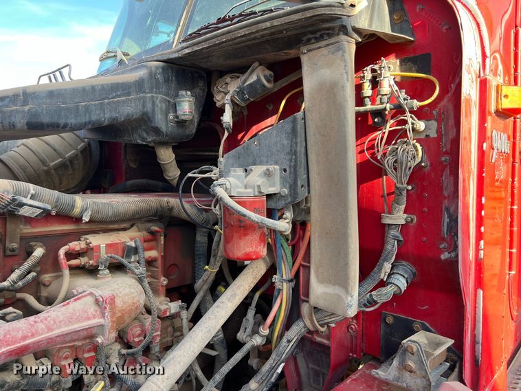 image for item DS3078 2007 International  9400i semi truck