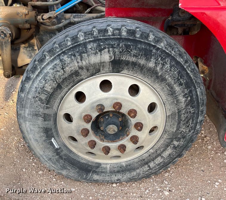 image for item DS3078 2007 International  9400i semi truck