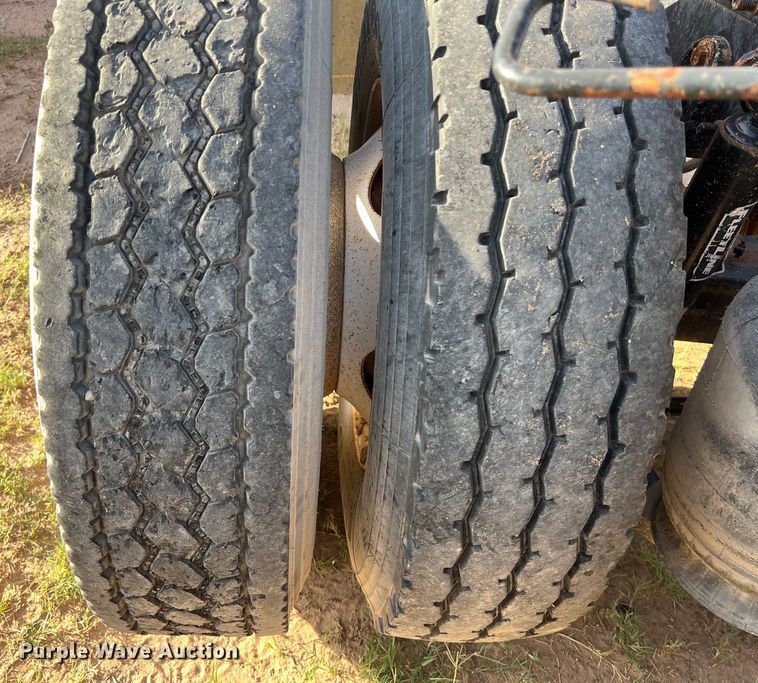 image for item DS3078 2007 International  9400i semi truck