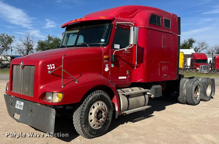 image for item DS3079 2006 International  9200i semi truck