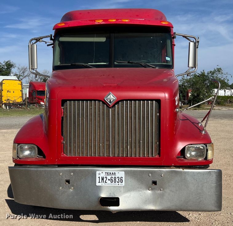 image for item DS3079 2006 International  9200i semi truck