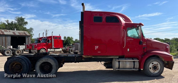 image for item DS3079 2006 International  9200i semi truck