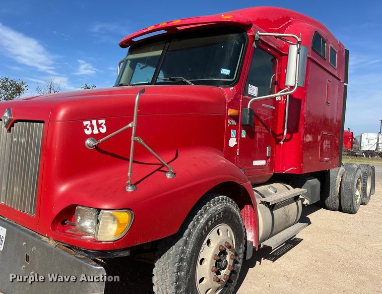 image for item DS3079 2006 International  9200i semi truck