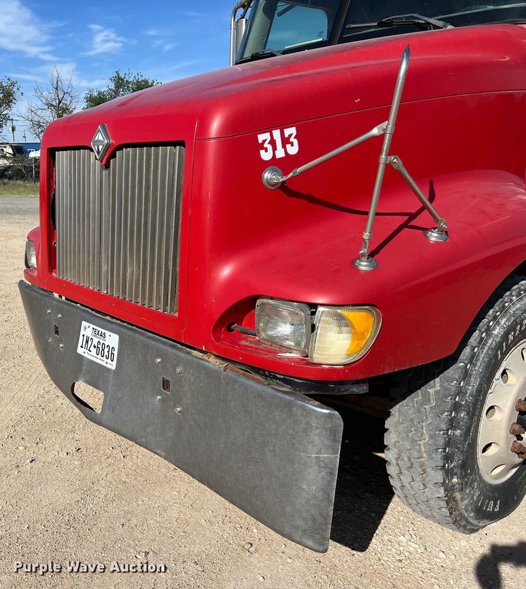 image for item DS3079 2006 International  9200i semi truck