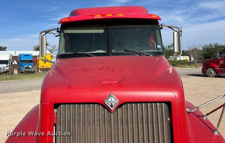 image for item DS3079 2006 International  9200i semi truck