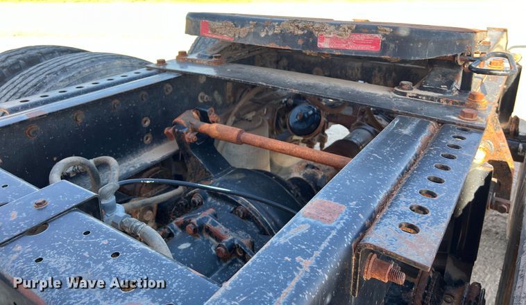 image for item DS3079 2006 International  9200i semi truck