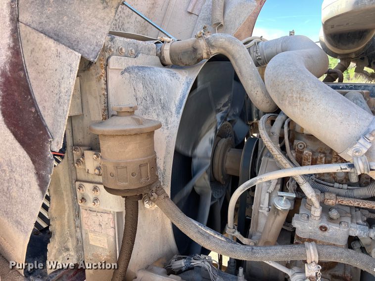 image for item DS3079 2006 International  9200i semi truck