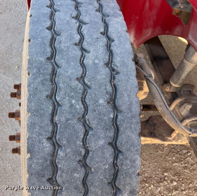 image for item DS3079 2006 International  9200i semi truck