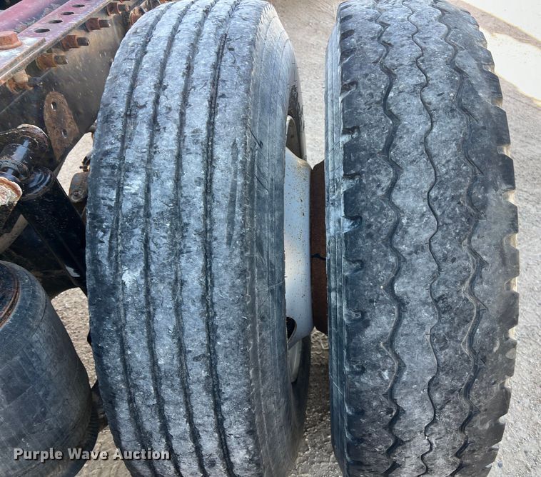 image for item DS3079 2006 International  9200i semi truck