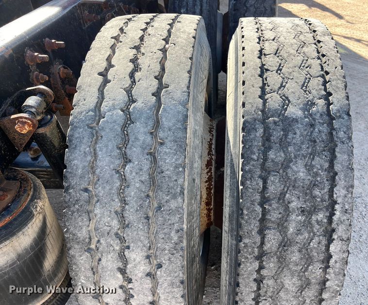 image for item DS3079 2006 International  9200i semi truck