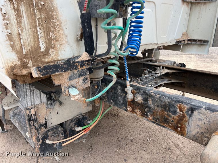 image for item DS3080 2012 International  ProStar Plus semi truck