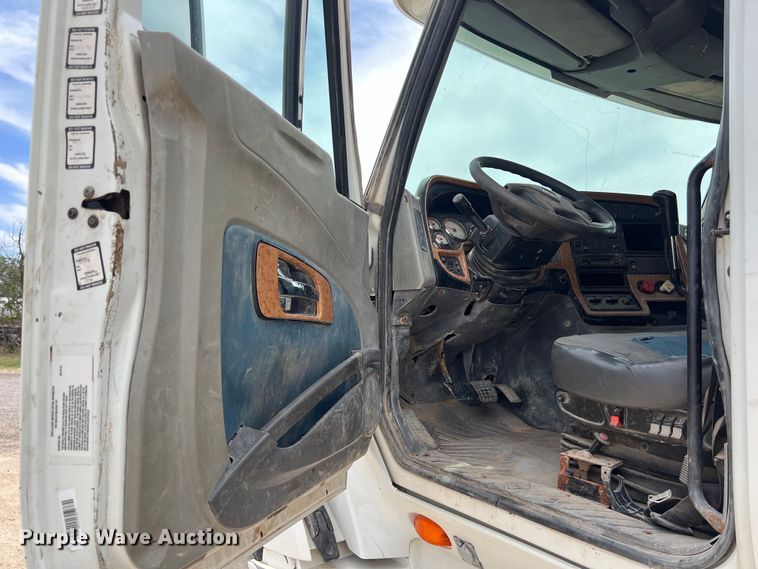 image for item DS3080 2012 International  ProStar Plus semi truck