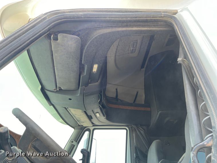 image for item DS3080 2012 International  ProStar Plus semi truck