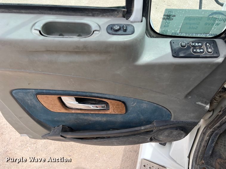 image for item DS3080 2012 International  ProStar Plus semi truck