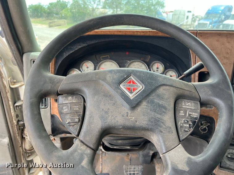 image for item DS3080 2012 International  ProStar Plus semi truck