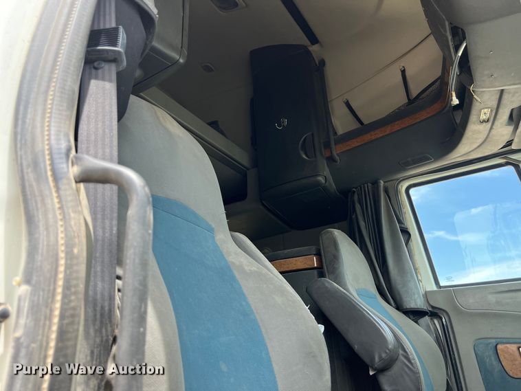 image for item DS3080 2012 International  ProStar Plus semi truck