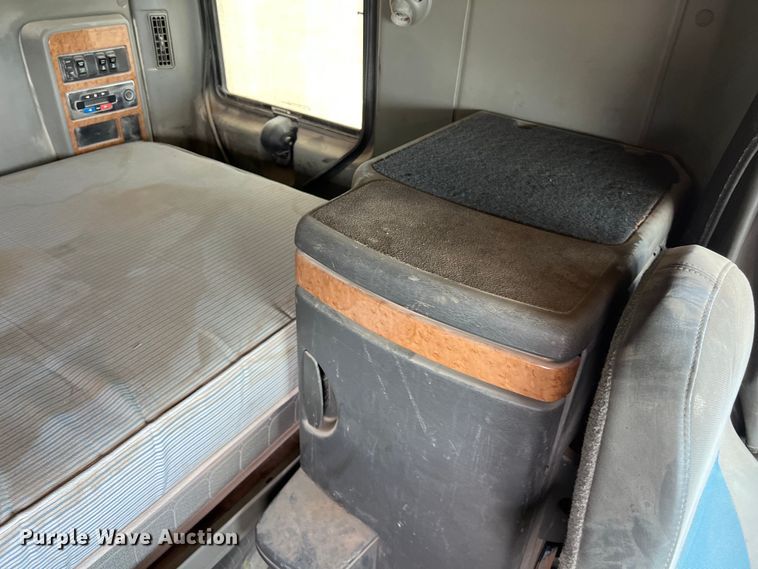 image for item DS3080 2012 International  ProStar Plus semi truck