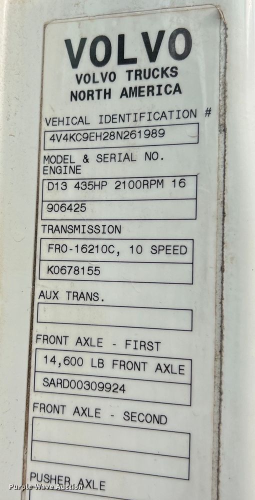 image for item DS3110 2008 Volvo VHD semi truck