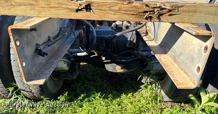 image for item DV5750 2000 Mack  RD688S truck cab and chassis